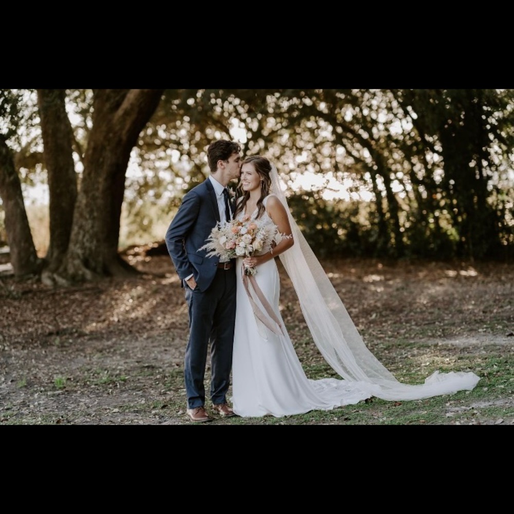 Custom Made Veils - Picture 2 of 4